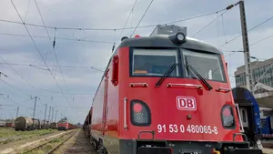 Peisajul feroviar al României s-a înnoit în această săptămână cu o nouă locomotivă electrică 