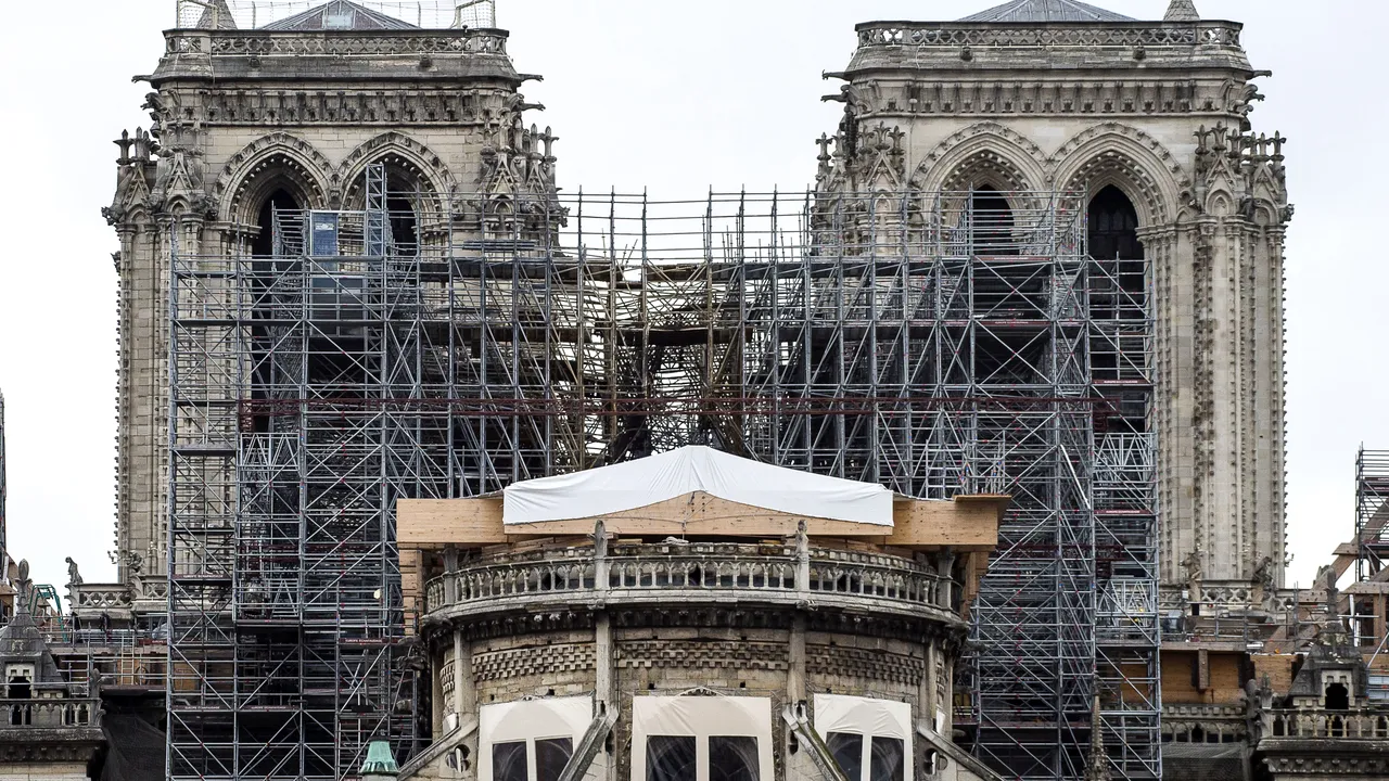 Catedrala Notre-Dame, mistuită de flăcări în 2019, ar putea fi redeschisă credincioşilor în 2024