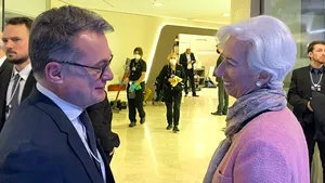 Cei care decid politica monetară în zona euro trebuie să fie 