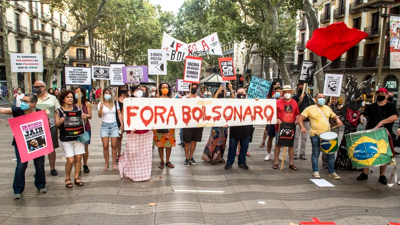 Proteste în Brazilia. Oamenii au ieşit în stradă pentru a cere destituirea din funcţie a preşedintelui Jair Bolsonaro