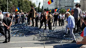 Poliția Capitalei face verificări după agresarea a doi jurnaliști de la Realitatea la protestul din Piața Victoriei