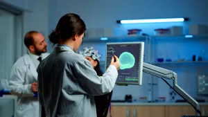 China bate SUA. A lansat primul cip cerebral comercial