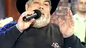 Cântăreţul Ilie Micolov, internat la Spitalul de Pneumoftiziologie din Bacău