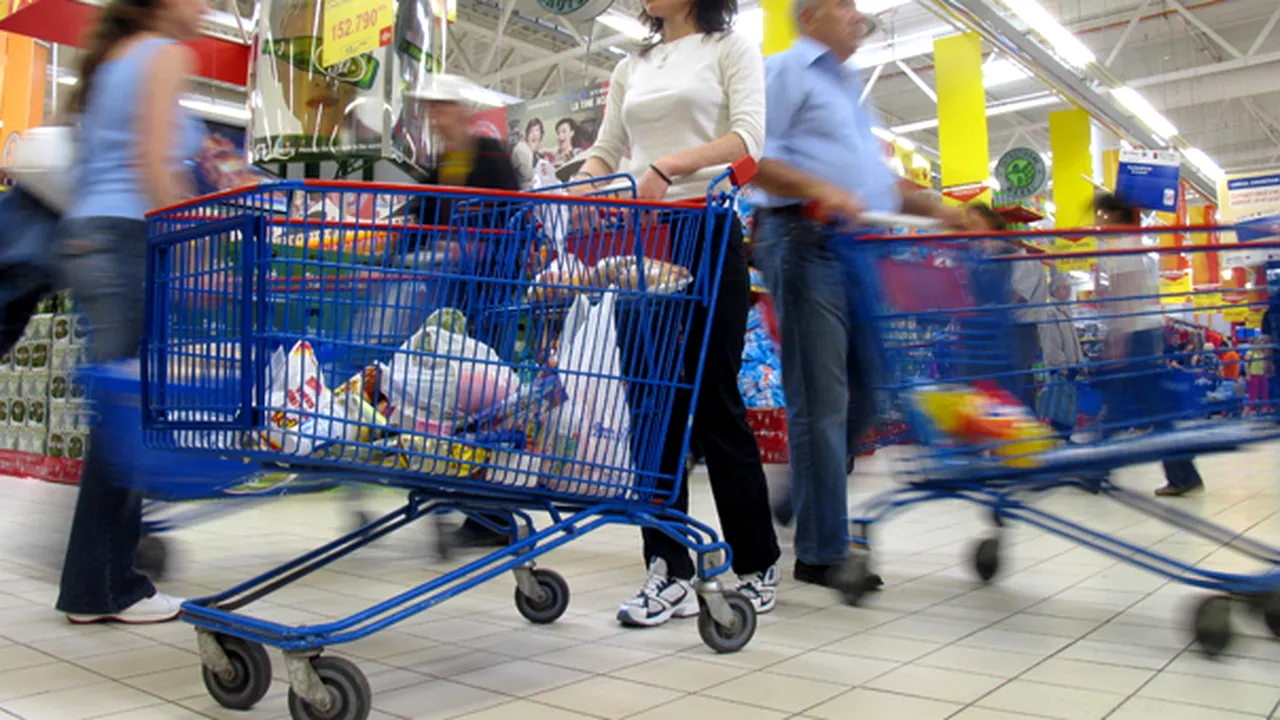 Românii vor cheltui mai mulţi bani în 2010