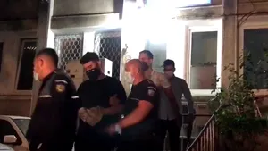 Vloggerul Colo a fost reţinut. El ar fi instigat la violenţă împotriva minorelor, inclusiv la violarea acestora