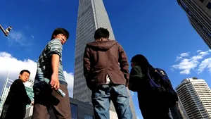 Povestea românilor care trăiesc visul chinezesc: mărturisiri din interiorul celei mai eficiente organizaţii din lume