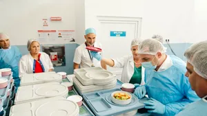 Ministrul Sănătății amenință cu vizite inopinate în spitale: „Da, am văzut somon în farfuriile pacienților”