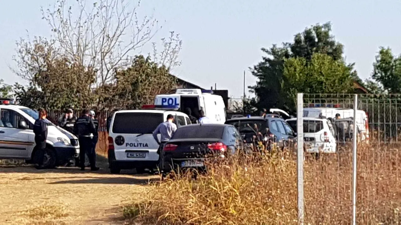Noi probe descoperite în pădurea din Caracal după un apel prin 112: Fragmentele osoase, trimise la DIICOT