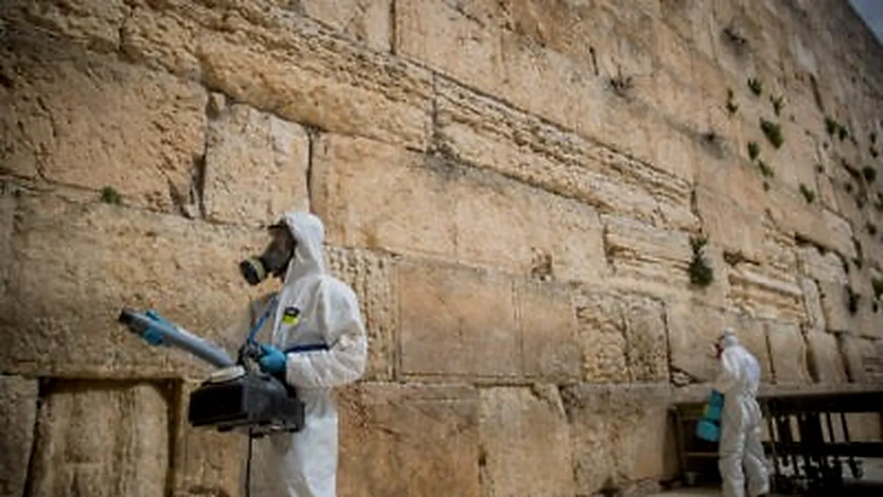 Coronavirus: Israelul a decontaminat pietrele din Zidul Plângerii