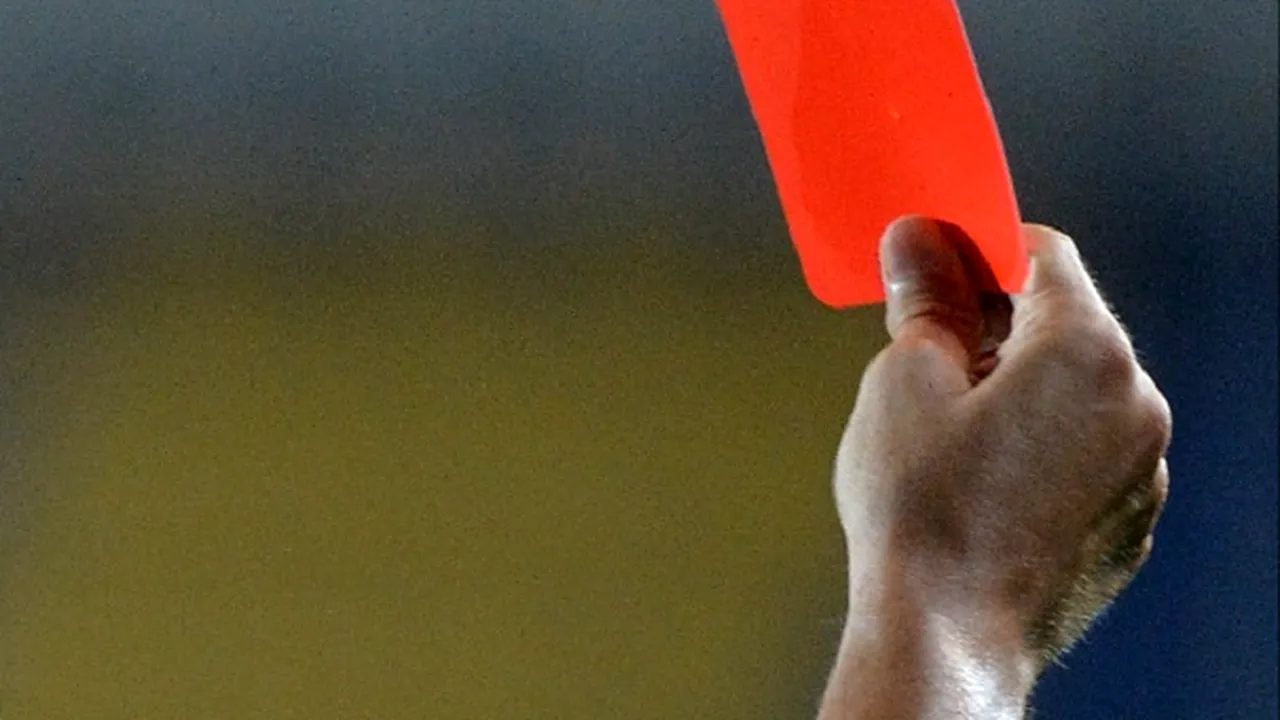 VIDEO: Atacantul echipei AS Monaco a fost suspendat şase luni pentru că a împins un arbitru care îl eliminase pe colegul său