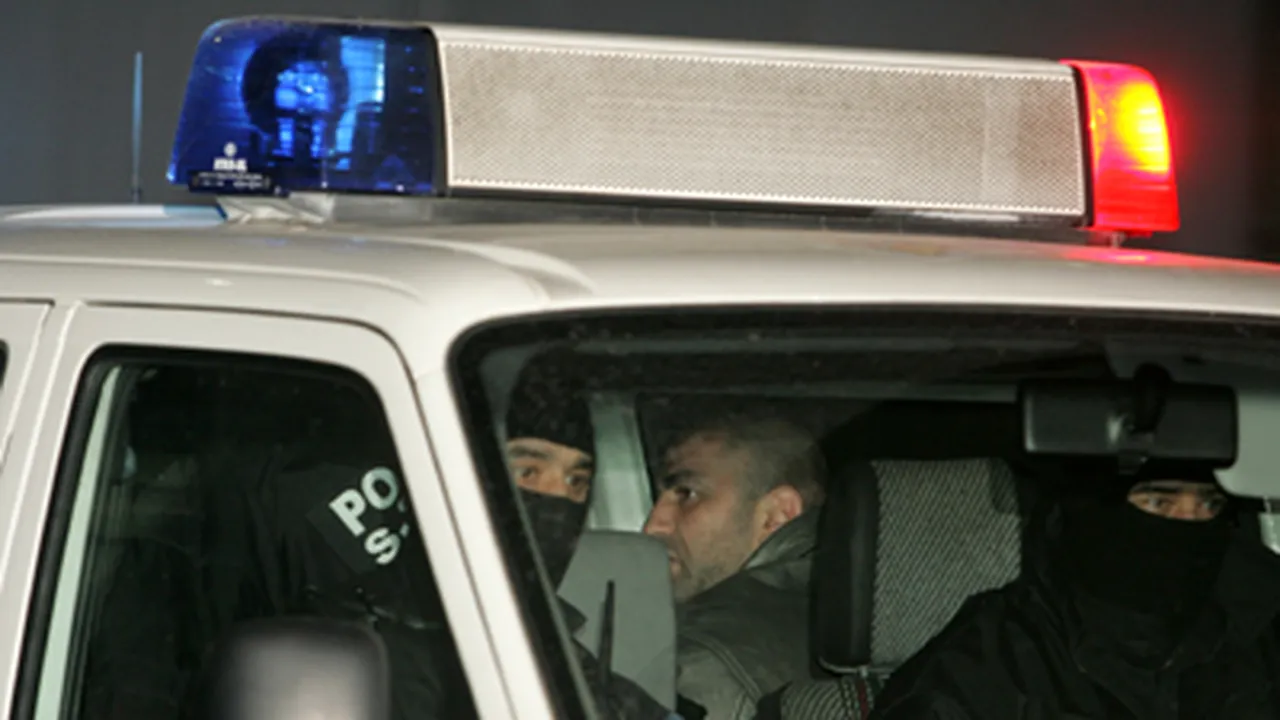 Instanţa va decide dacă arestează un bodyguard al lui Becali reţinut cu o zi în urmă