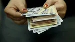 Salariul mediu, creştere la 5.388 lei. Cea mai mare diferenţă, între IT şi industria textilă