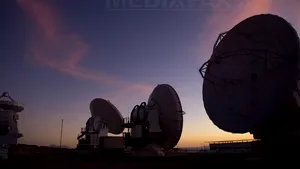 Cel mai mare radiotelescop din lume, ALMA, a fost finalizat, prin amplasarea celei de-a 66-a antene