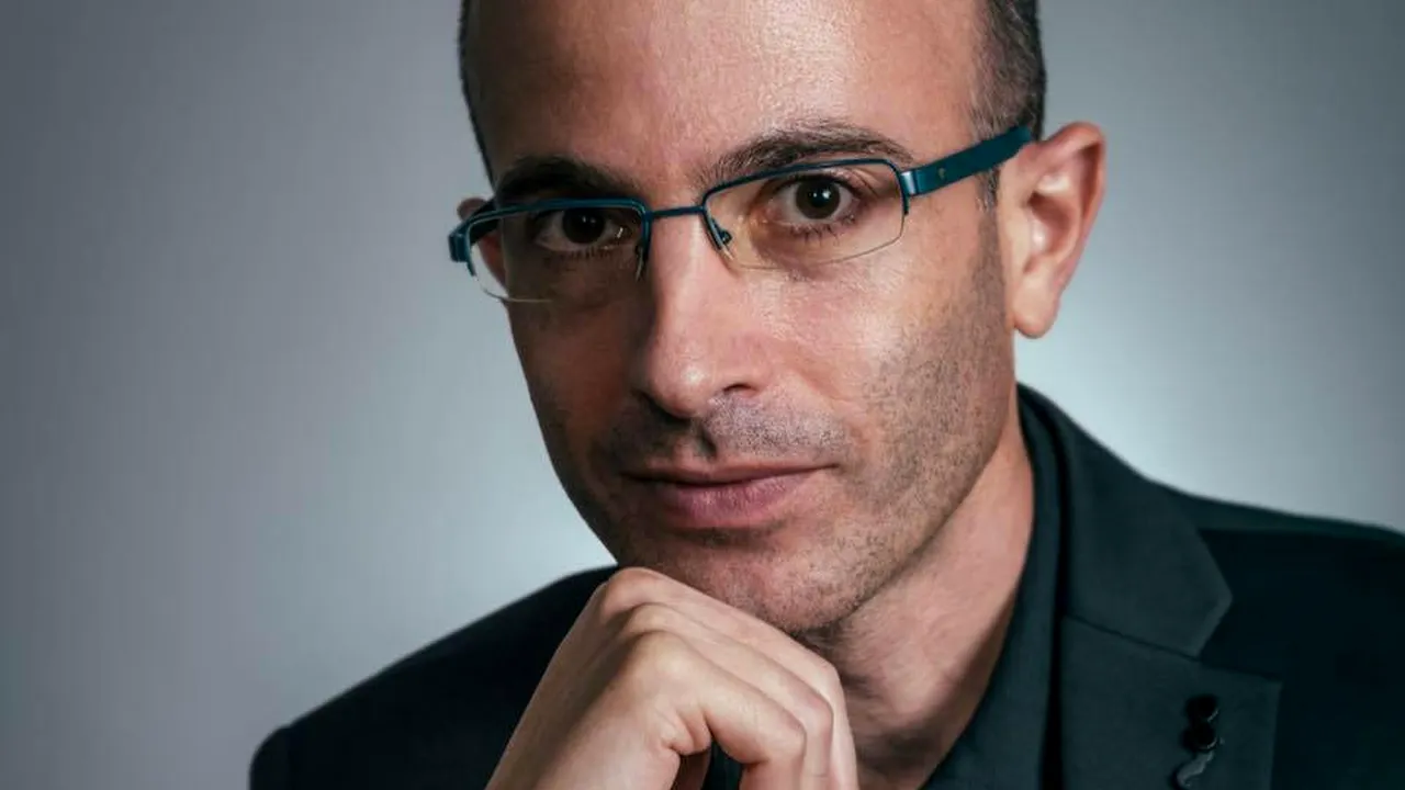 COMENTARIU Lelia Munteanu: Despre ce discută neuronii din creierul lui Harari