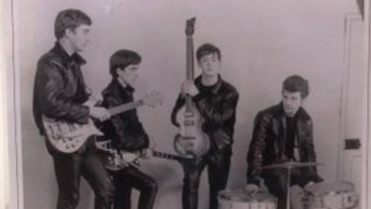 O casetă demo cu unele dintre primele înregistrări ale trupei The Beatles, scoasă la vânzare