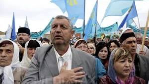 Mii de tătari din Crimeea au comemorat 70 de ani de la deportarea lor de către Stalin. Liderul tătarilor: 