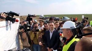 Ministrul Nazare le reproşează constructorilor Autostrăzii Nădlac-Arad întârzieri la derularea lucrărilor