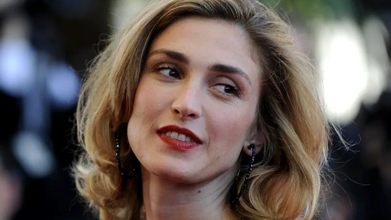 O actriţă franceză a depus plângere împotriva autorilor unui zvon despre o relaţie cu preşedintele Hollande