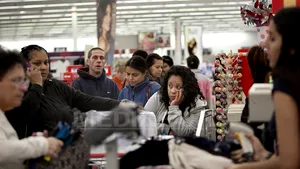 Black Friday în SUA: Vânzări cu 13% mai mari faţă de 2011 şi cheltuieli de 59 miliarde de dolari ale americanilor