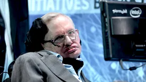 Fizicianul Stephen Hawking apare într-o fotografie din noile dosare Epstein. Ce precizează familia