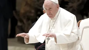 Papa Francisc, după naufragiul migranţilor din Italia: Opriţi traficanţii de persoane
