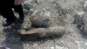 FOTO O bombă de aviaţie din al doilea război mondial, găsită pe fosta platformă Tractorul Braşov