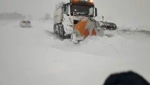 Ninsori și viscol: Drumuri județene și porturi închise. Curse întârziate pe Otopeni