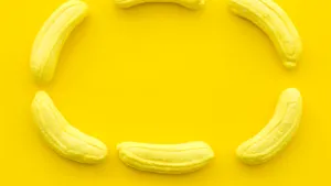 Banana modificată cu o „foarfecă invizibilă” care a primit aprobare în 11 țări
