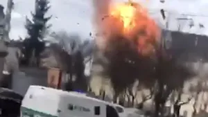 UPDATE. Rusia atacă vestul Ucrainei, în plină zi. O dronă a lovit centrul orașului Liov