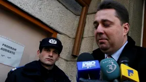 Locic spune că procurorii i-au pus sechestru pe banii pe care i-a dat lui Voicu
