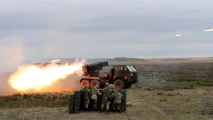 Exerciţii la Marea Neagră: artileria a declanşat o ploaie de foc asupra unor ţinte navale