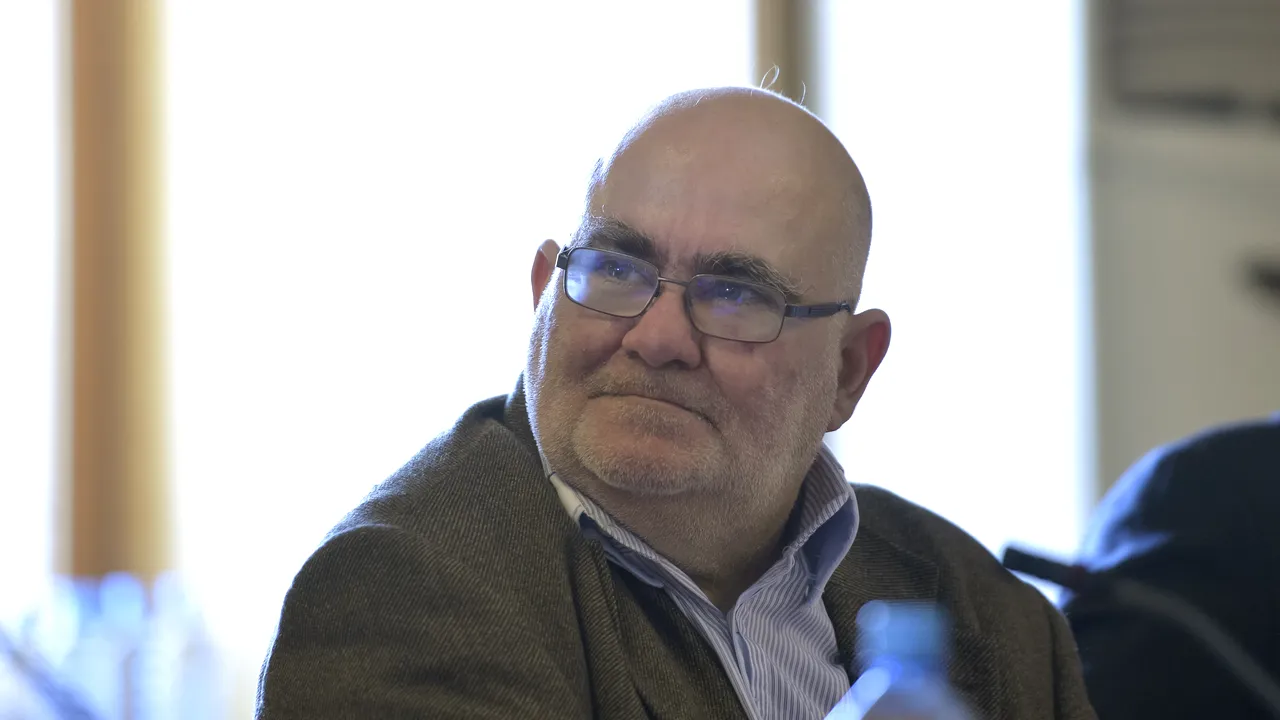 Profesorul Alfred Bulai de la SNSPA, cercetat de Poliţia Capitalei pentru folosirea funcţiei în scop sexual