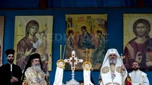 Patriarhul Ierusalimului, în vizită la Bucureşti: Popoarele ortodoxe nu cunosc graniţe - GALERIE FOTO