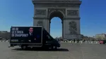 Panouri cu chipul lui Nicuşor Dan şi mesajul „De ce le e frică de diaspora? ” în mari oraşe din lume