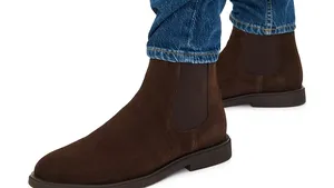 Cum să întreții corect o pereche de pantofi de bărbați din piele întoarsă pentru durabilitate maximă (P)