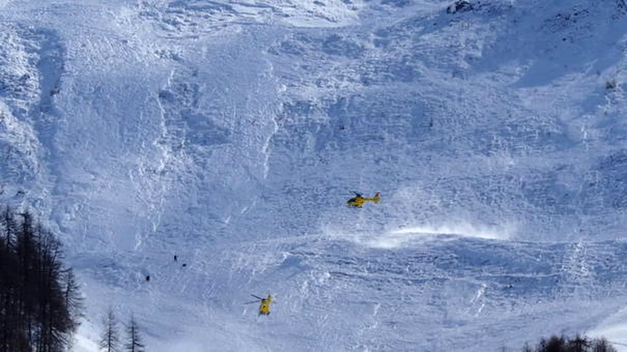 AVALANŞĂ în Alpii austrieci: Cel puţin trei alpinişti au murit