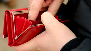 Câştigul salarial mediu a scăzut în luna mai. Ce sectoare au înregistrat cele mai mari scăderi