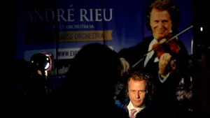 André Rieu susţine un al patrulea concert în Bucureşti, pe 11 iunie 2015. Biletele la primele 3 spectacole, epuizate în 15 ore de la scoaterea lor la vânzare - VIDEO