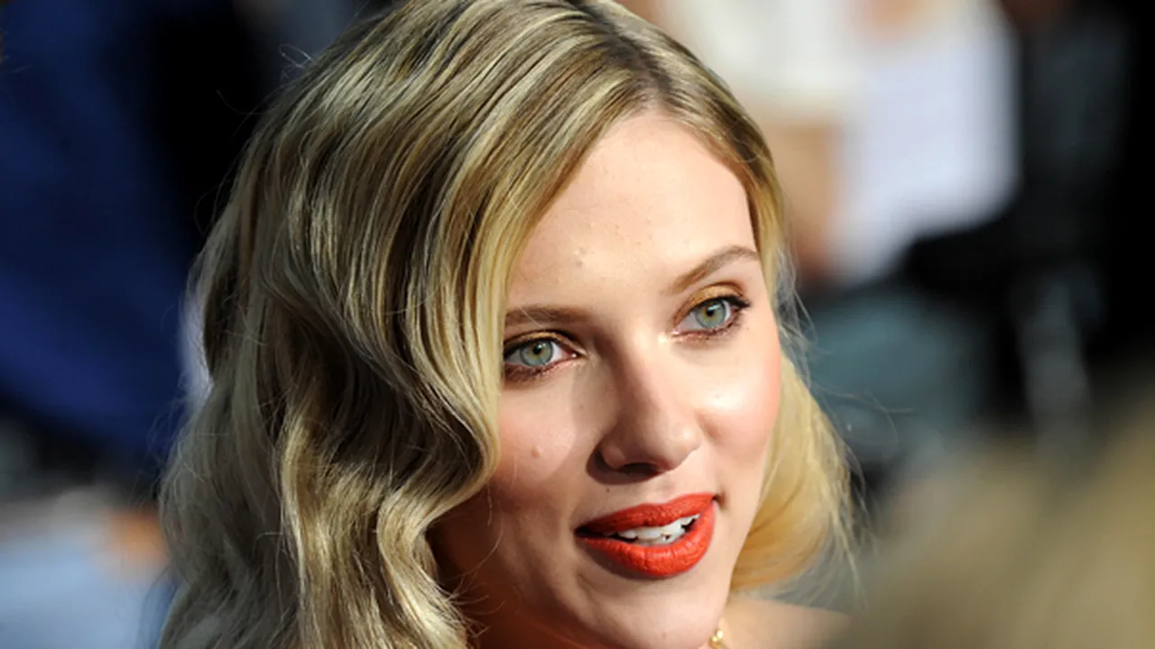 Scarlett Johansson şi Sam Rockwell, într-un film bazat pe un scenariu de Stanley Kubrick