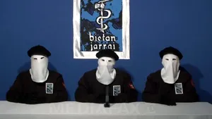 Gruparea separatistă ETA predă armele autorităţilor, ca semn al procesului de dezarmare 