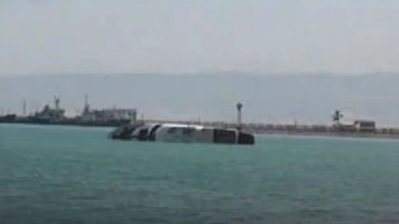 Accident grav în Golful Suez: O navă de foraj petrolier cu 30 de muncitori la bord s-a răsturnat