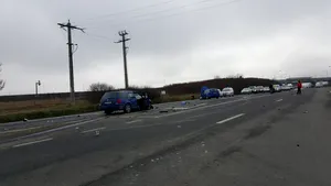 Cinci victime într-un accident la intersecţia DN 1 cu un drum judeţean