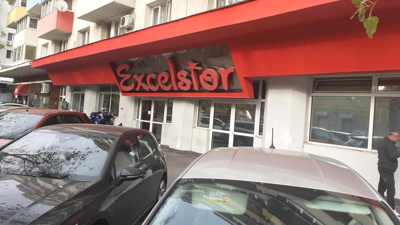 Clotilde Armand, surprinsă printre blocurile din Sectorul 1. Ce le pregăteşte locatarilor de la Piaţa Chibrit