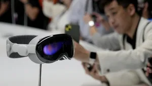 Casca de realitate mixtă Vision Pro de la Apple va fi pusă în vânzare în luna februarie