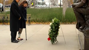George W. Bush şi Barack Obama au comemorat Ziua veteranilor