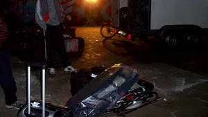 Români umiliţi de poliţia din Danemarca. Pasagerii unui autocar, încătuşaţi, fotografiaţi şi anchetaţi fără a li se spune motivul