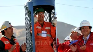 Unii dintre minerii blocaţi în Chile se tem să urce la suprafaţă cu o nacelă