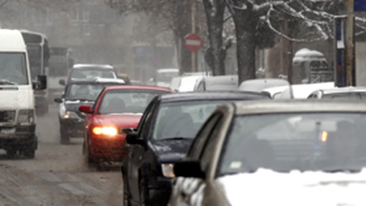 Poliţia recomandă prudenţă şoferilor care se întorc din staţiunile montane