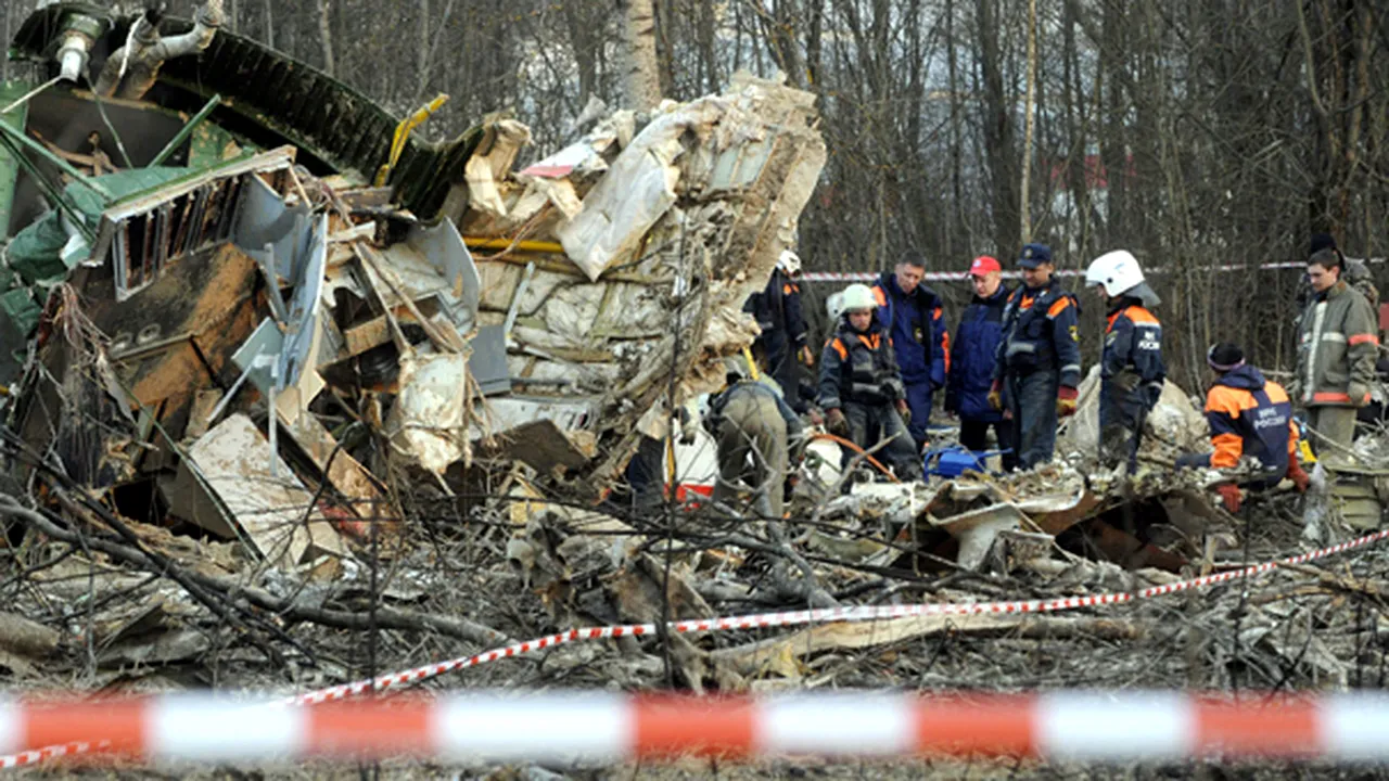 Conversaţiile din carlinga avionului prezidenţial polonez, greu de reconstituit