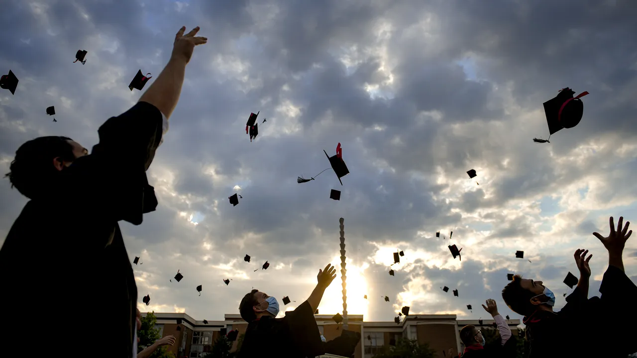 STUDIU. România este pe ultimul loc în UE la numărul de absolvenţi cu studii superioare, în categoria de vârstă 30-34 de ani